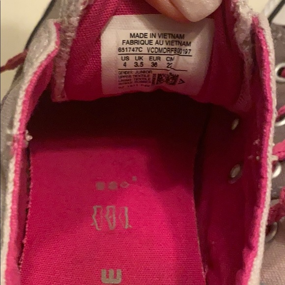 Converse shoes - Picture 3 of 5